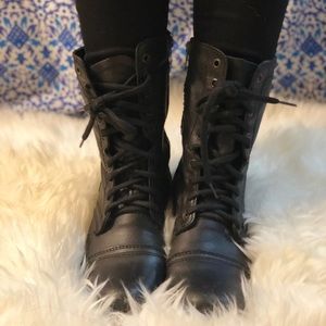 Steve Madden: 7.5 Troopa leather combat boots
